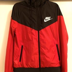 Nike women’s windbreaker jacket